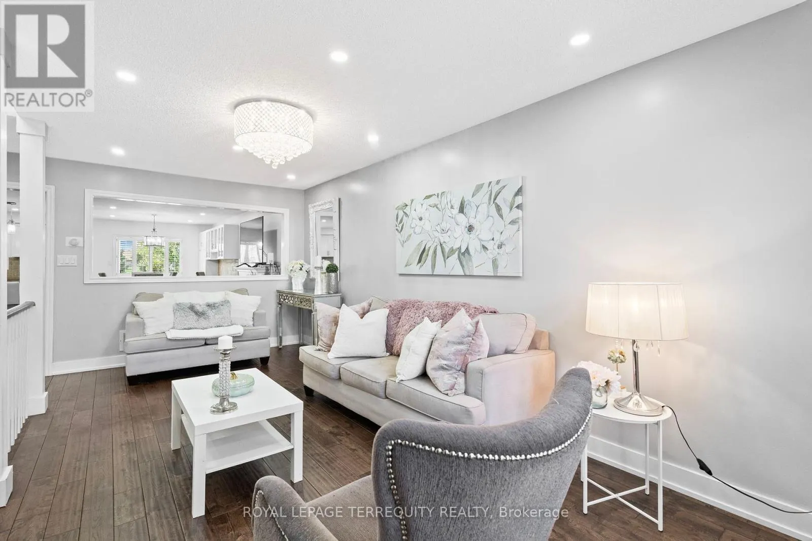 118 VAN SCOTT DRIVE