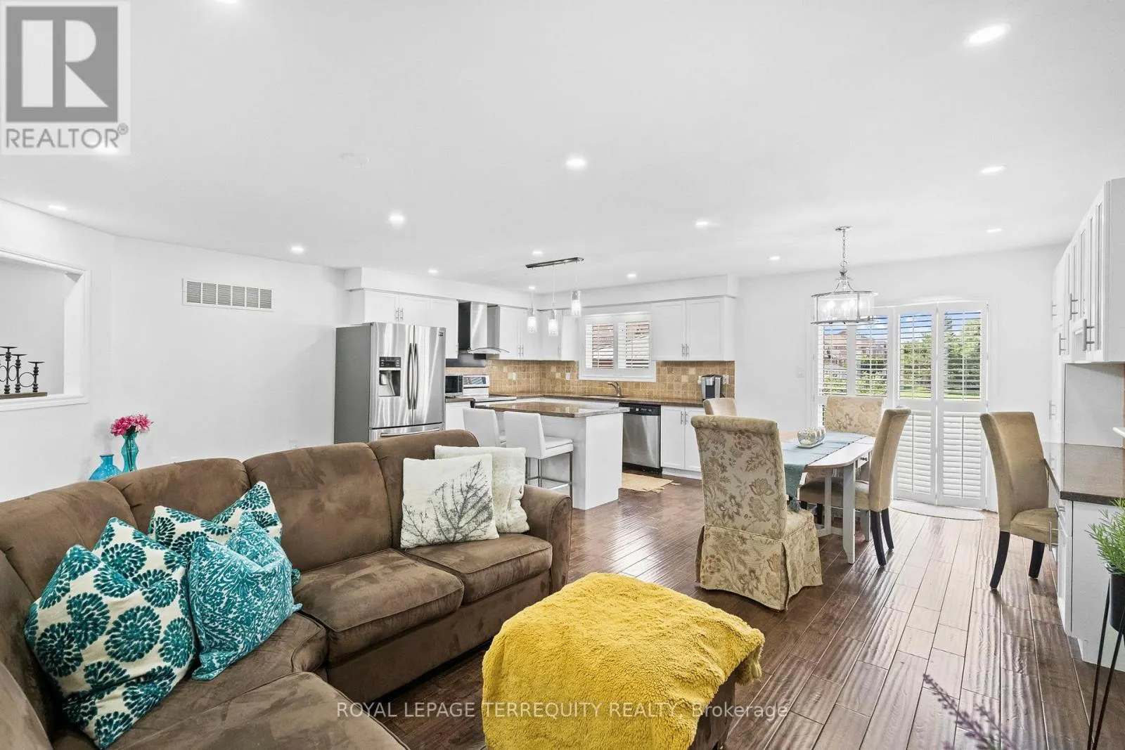 118 VAN SCOTT DRIVE