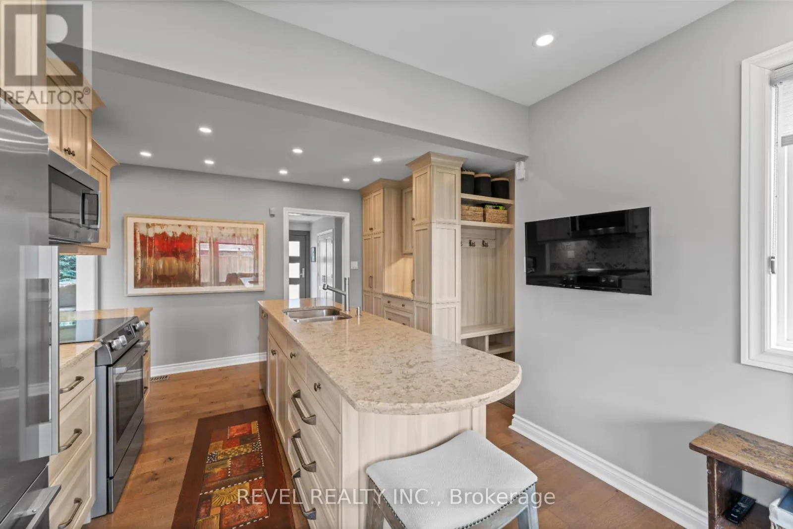 637 THORNWOOD AVENUE