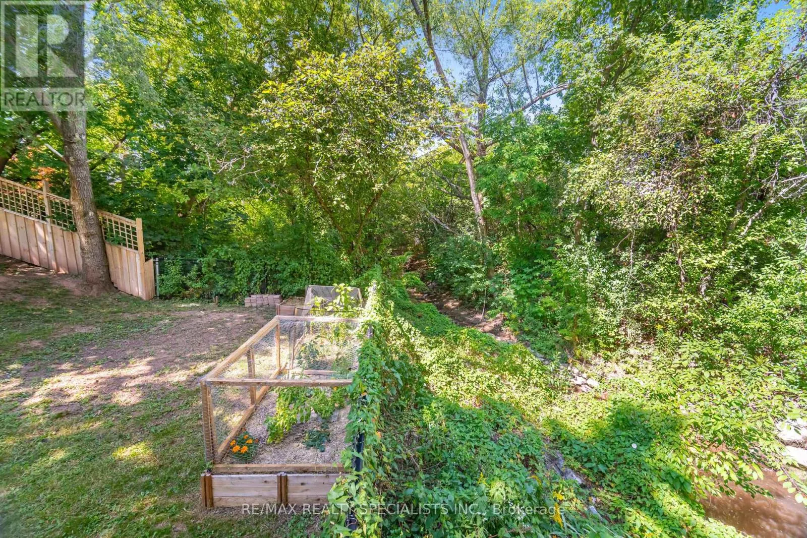 1539 PEMBROKE DRIVE