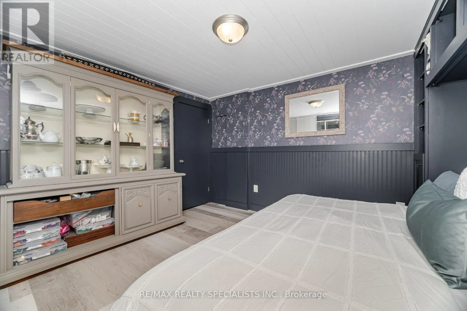 1539 PEMBROKE DRIVE