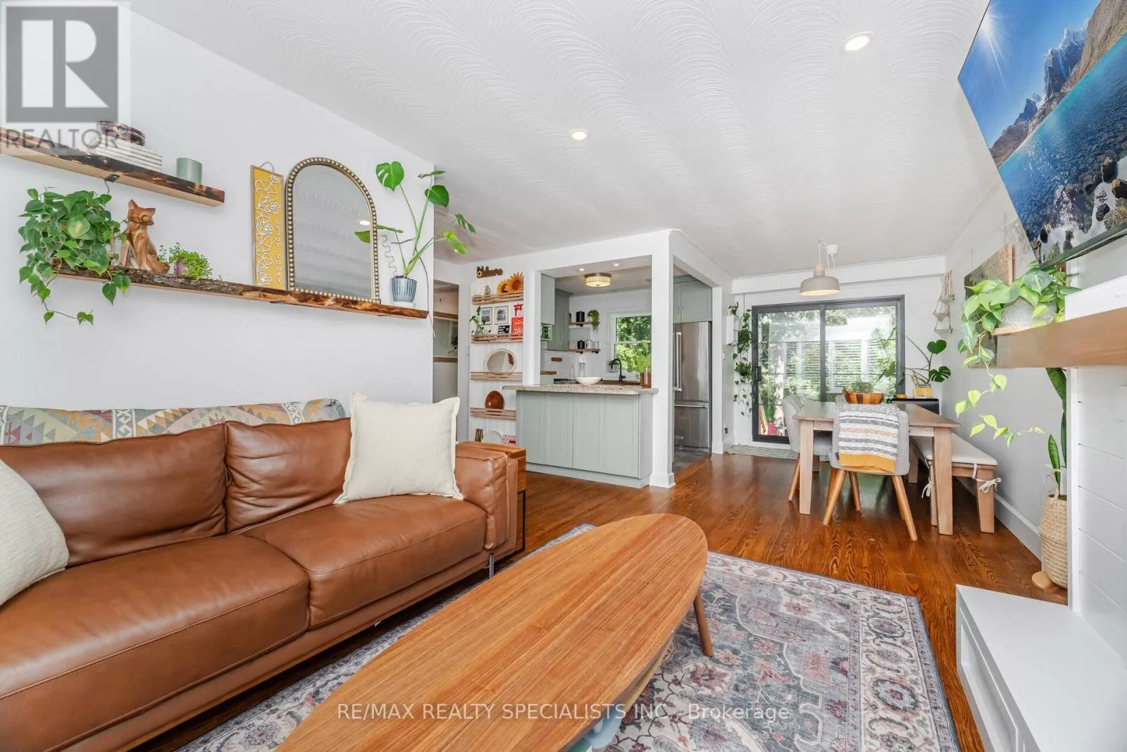 1539 PEMBROKE DRIVE