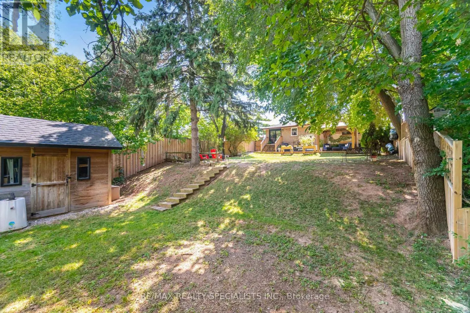 1539 PEMBROKE DRIVE