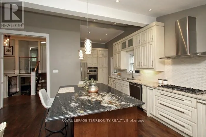 353 KINGSVIEW DRIVE