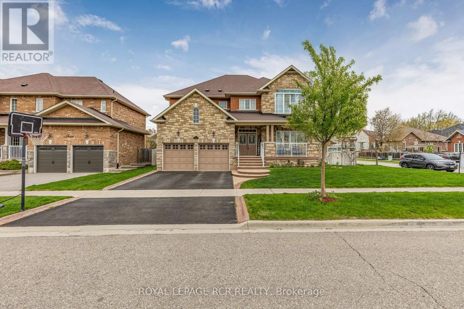 2 LITTLEBROOK LANE