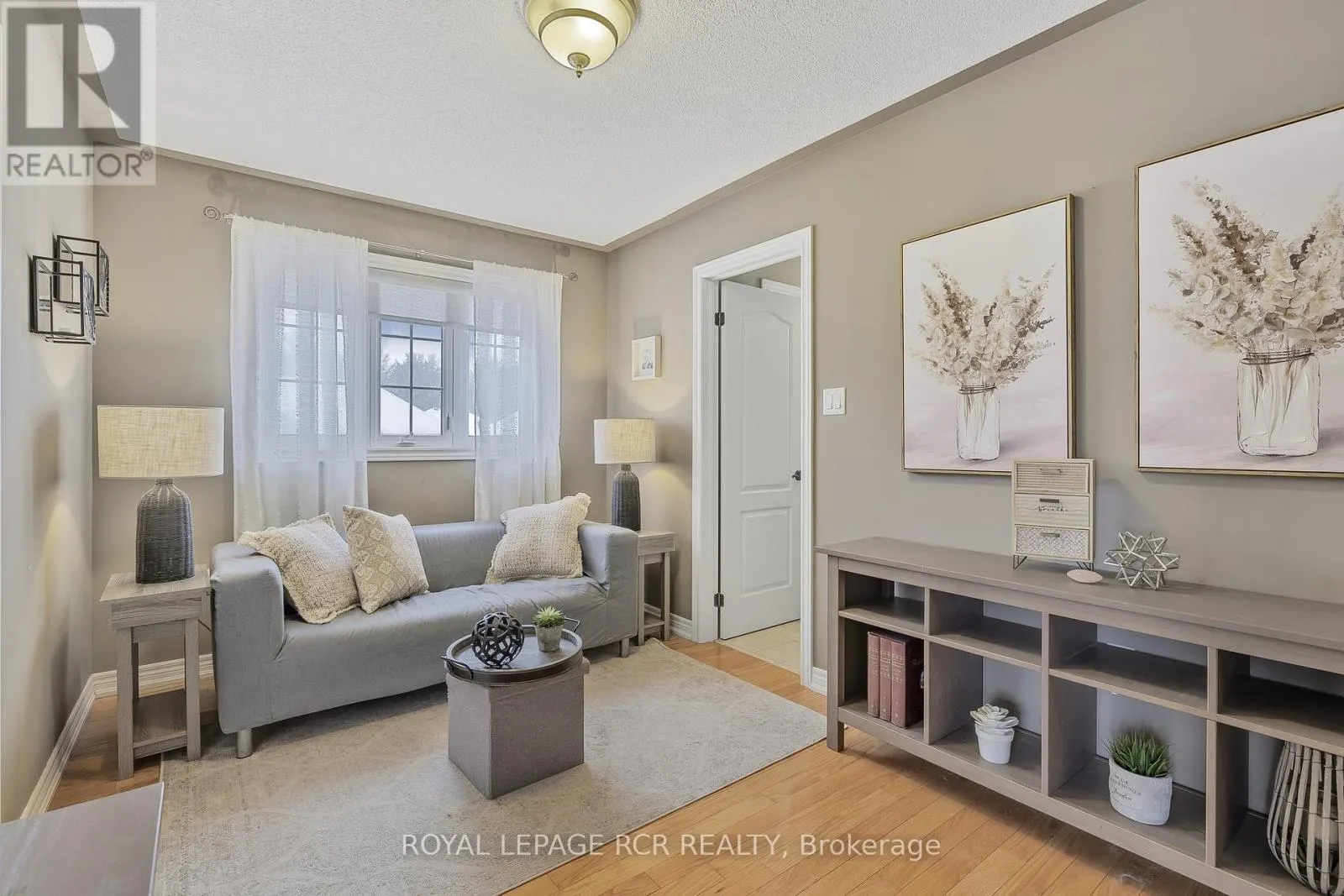 2 LITTLEBROOK LANE