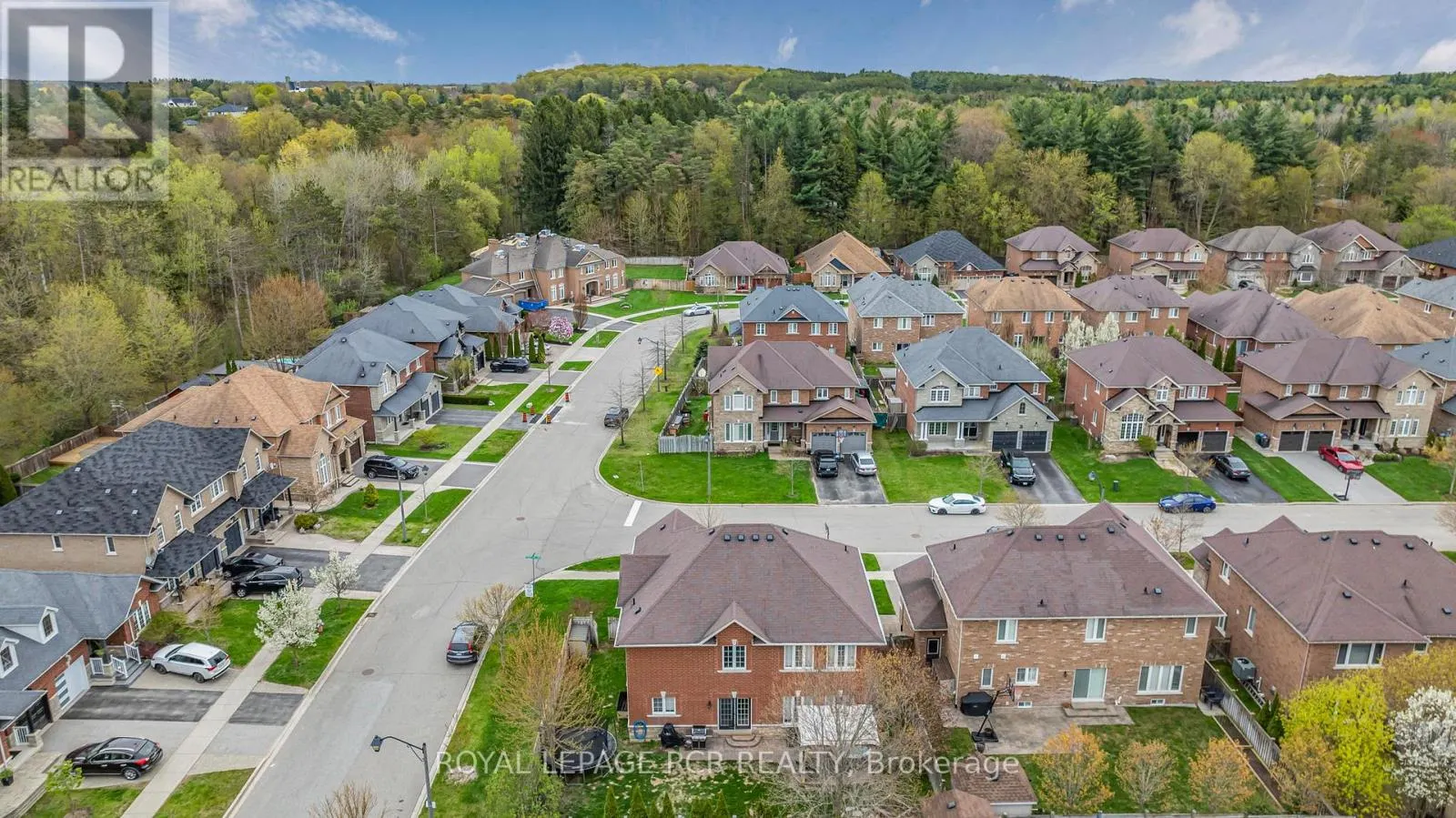2 LITTLEBROOK LANE