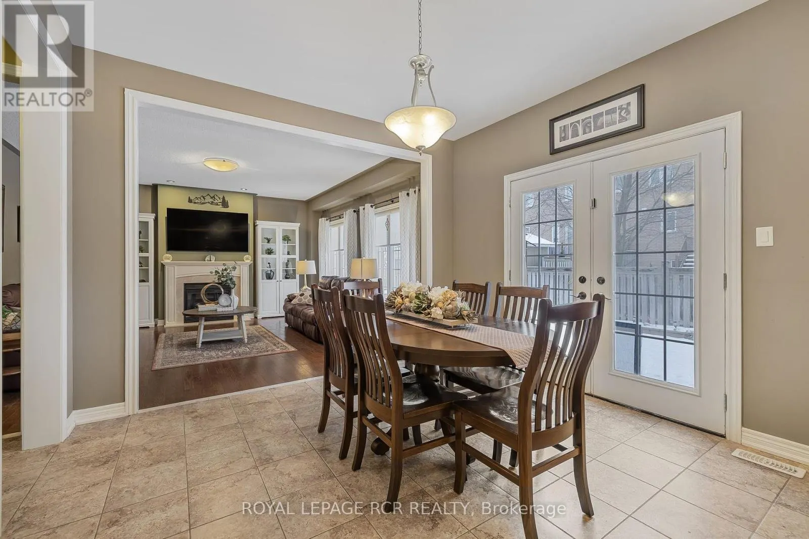 2 LITTLEBROOK LANE