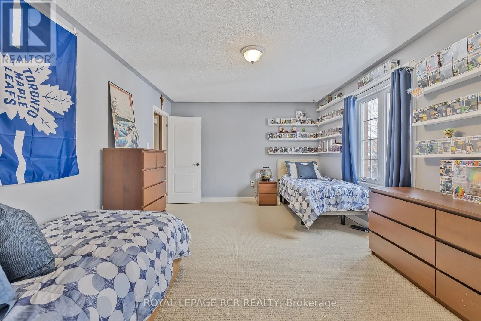 2 LITTLEBROOK LANE