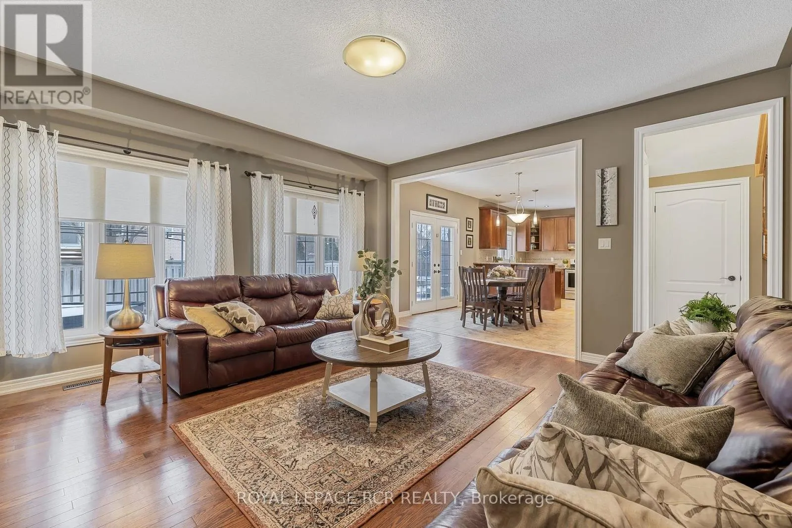 2 LITTLEBROOK LANE
