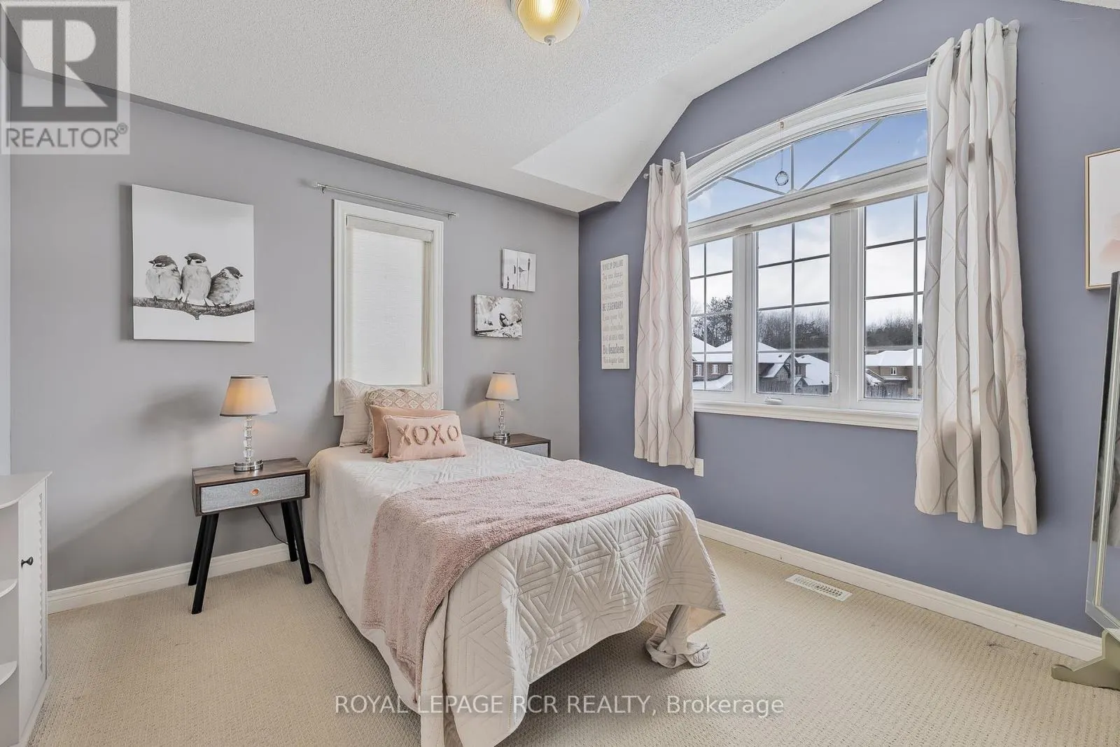 2 LITTLEBROOK LANE