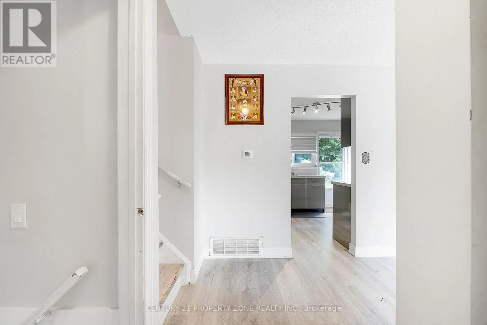 29 FINCHLEY CRESCENT