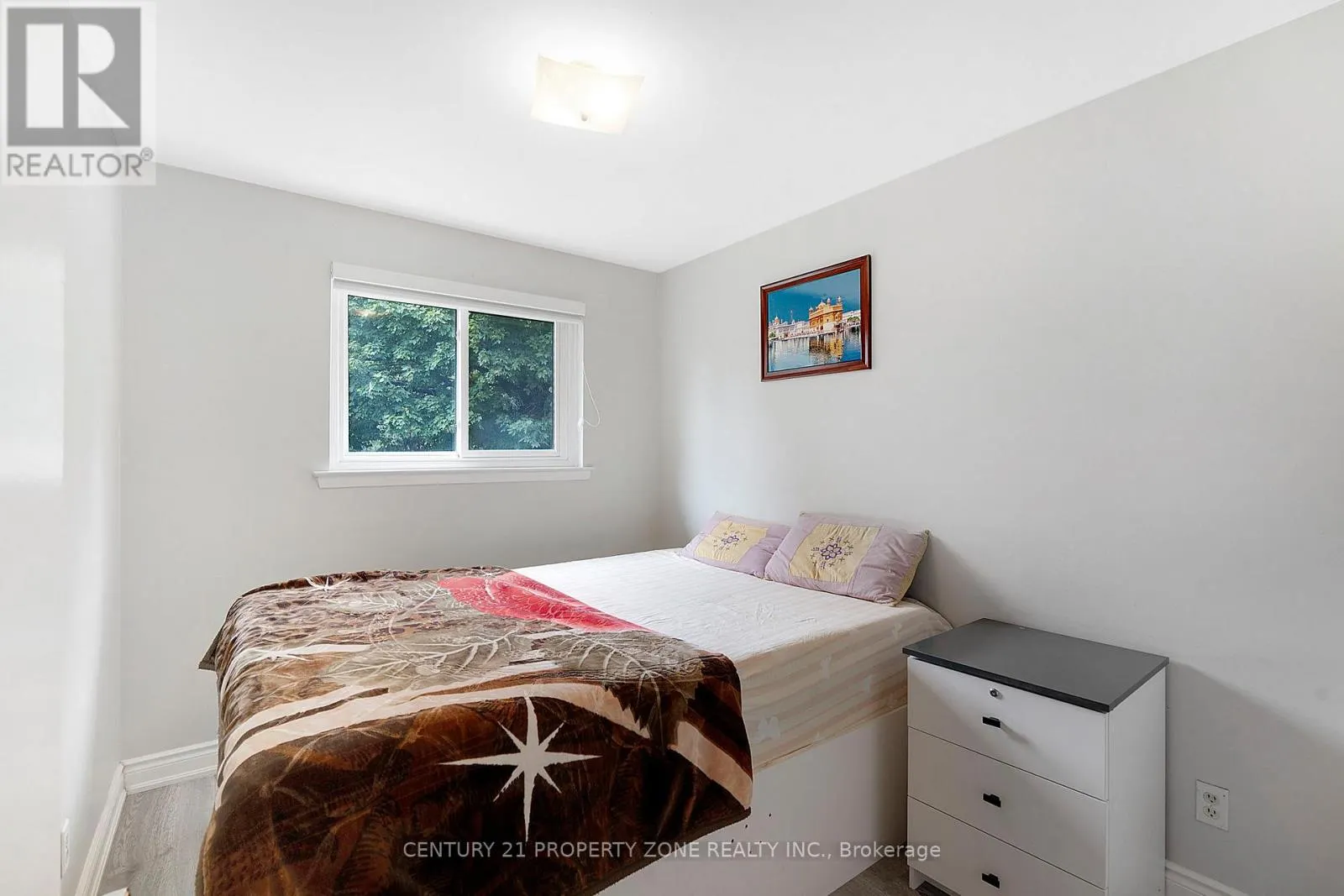 29 FINCHLEY CRESCENT