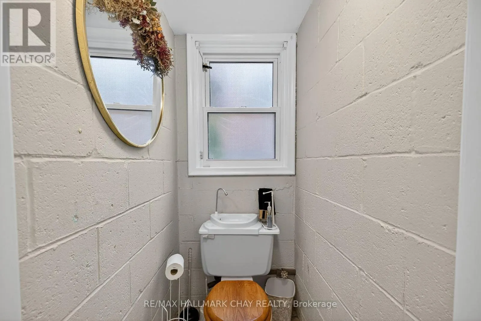 33 MILL STREET S