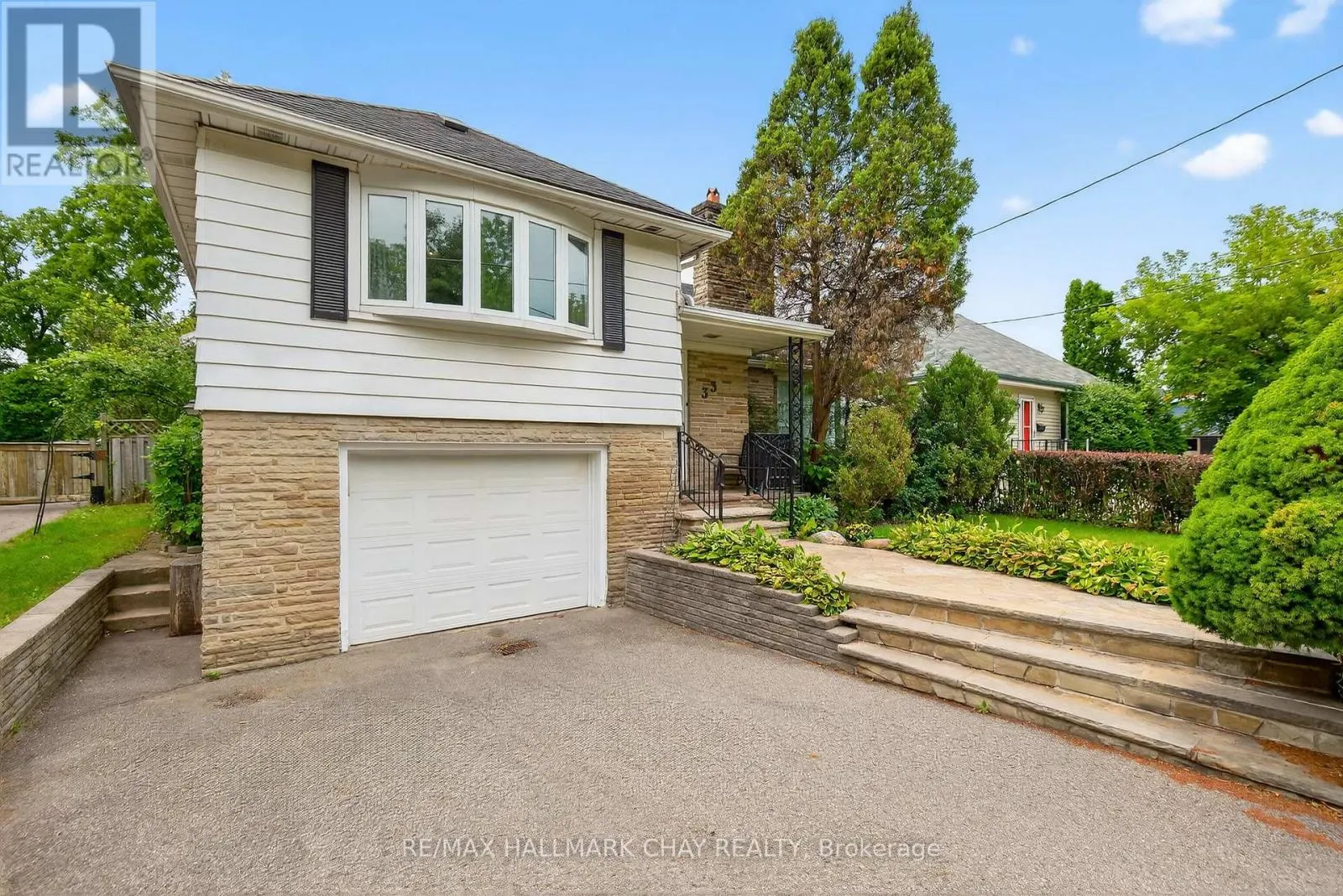 33 MILL STREET S