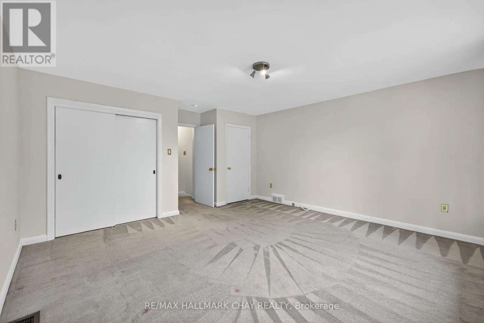 33 MILL STREET S