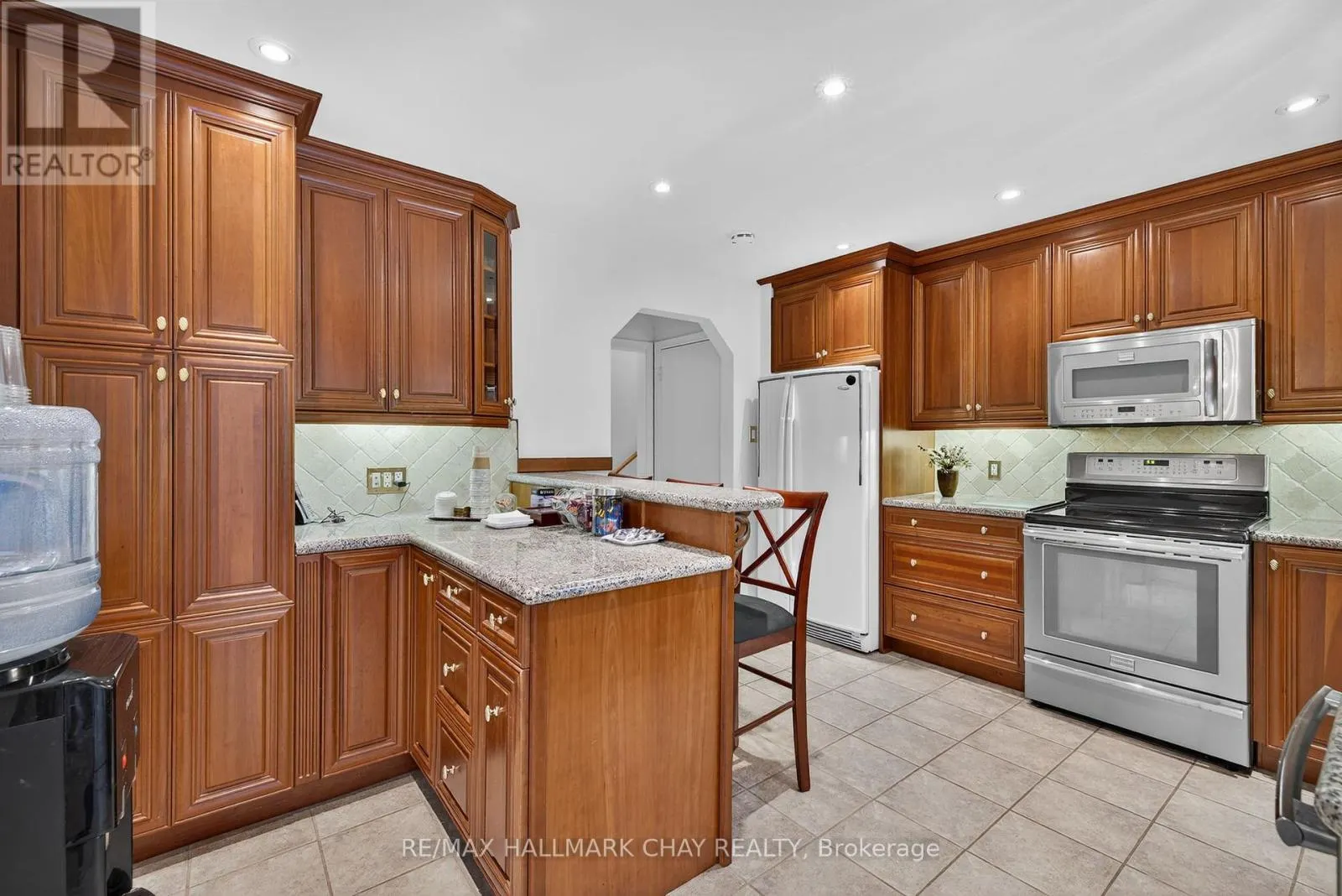 33 MILL STREET S