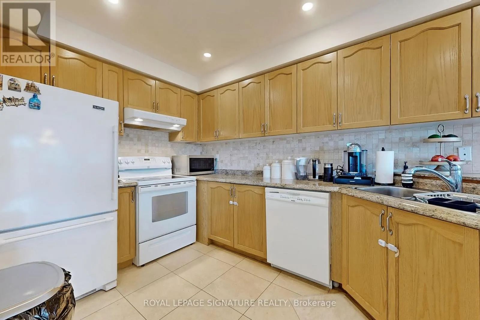 23 - 2871 DARIEN ROAD