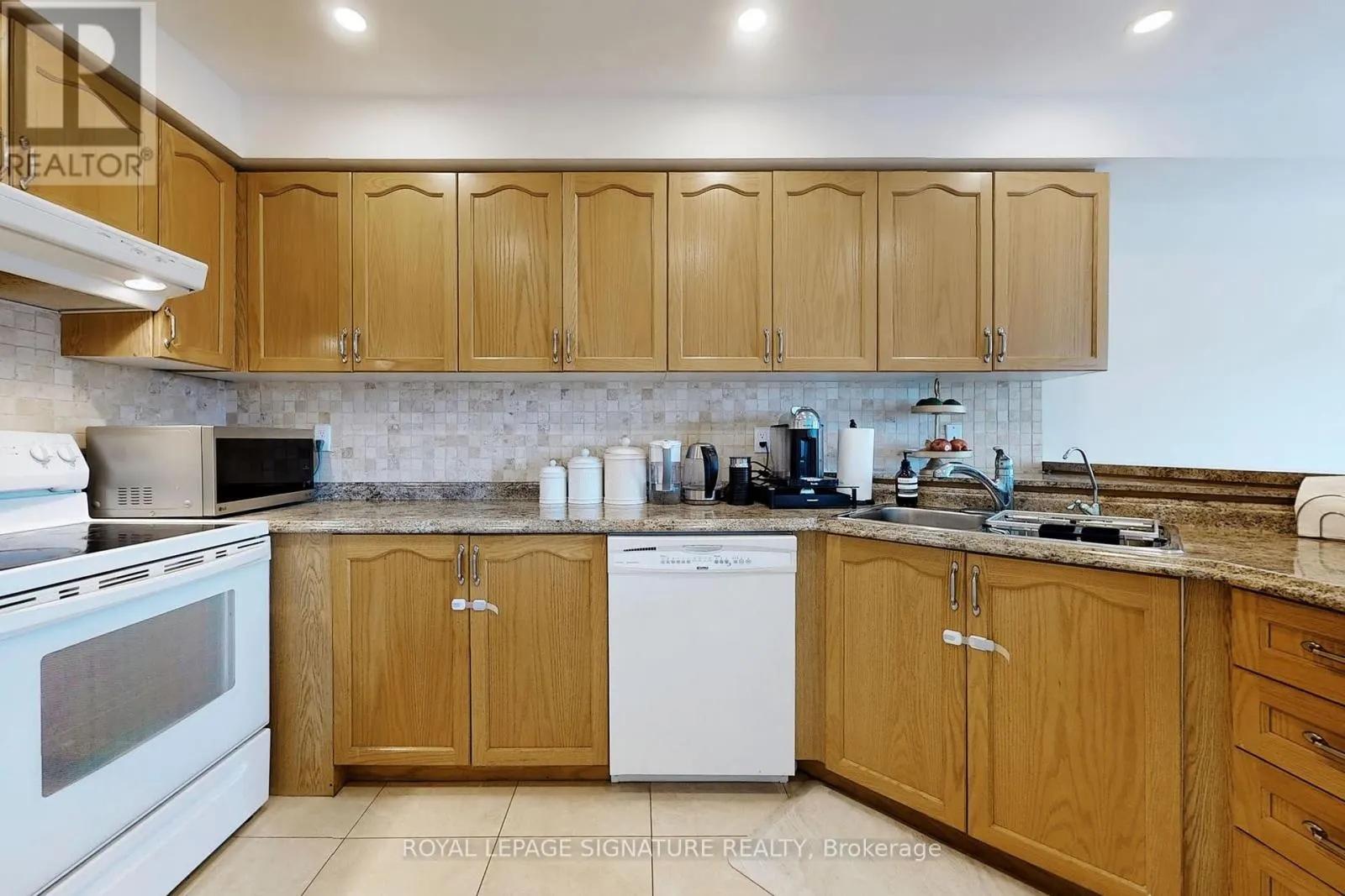 23 - 2871 DARIEN ROAD
