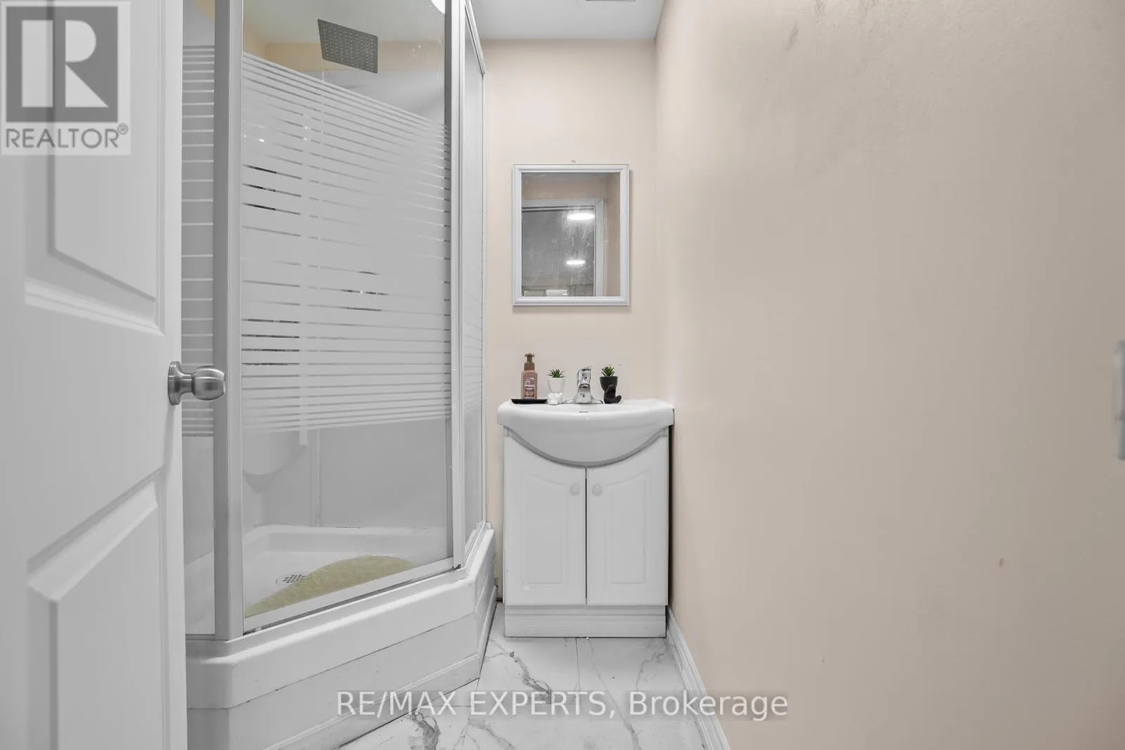 35 - 2779 GANANOQUE DRIVE