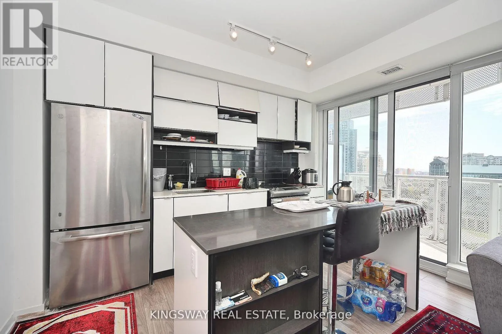 1410 - 4065 CONFEDERATION PARKWAY