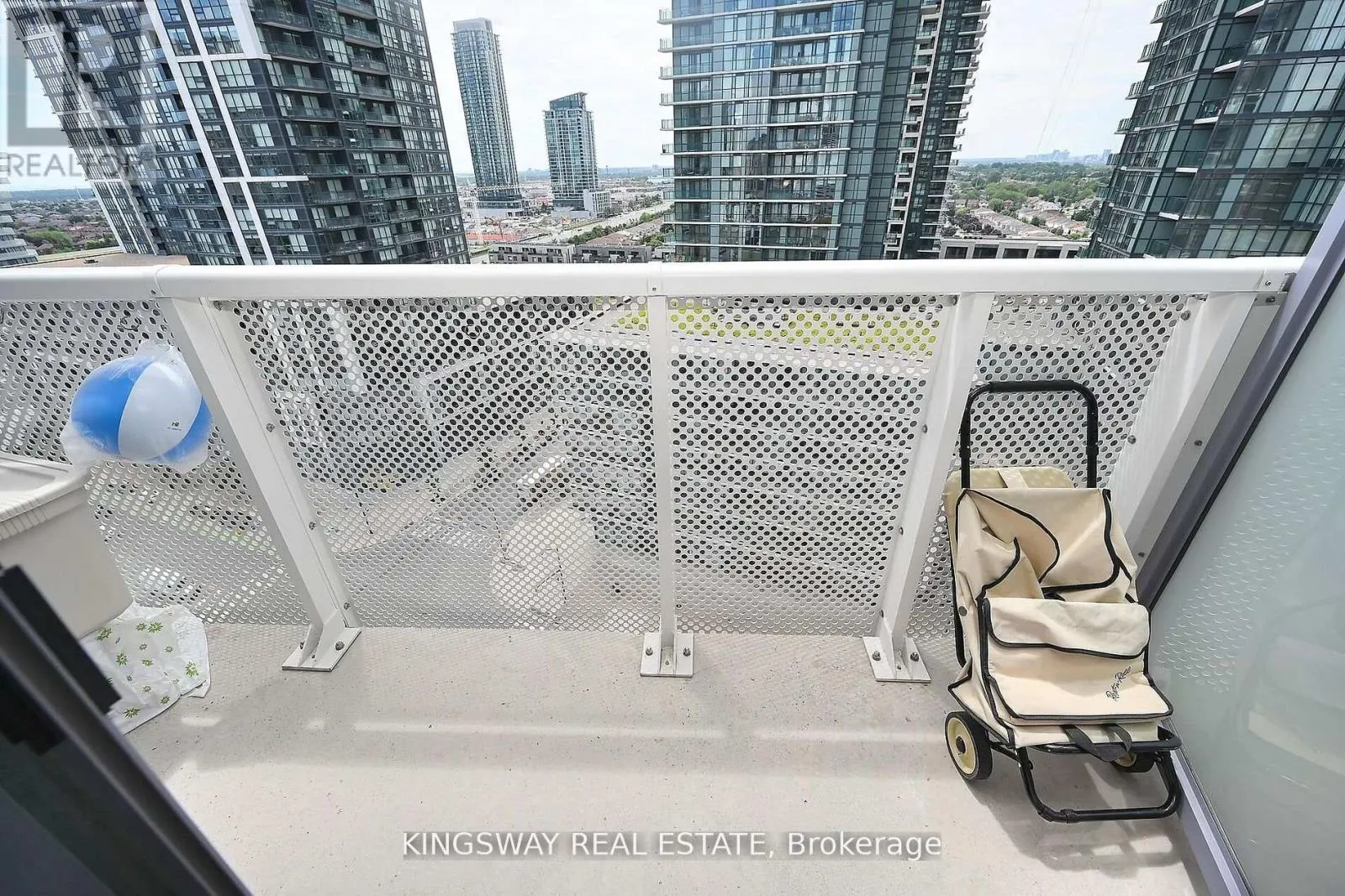 1410 - 4065 CONFEDERATION PARKWAY