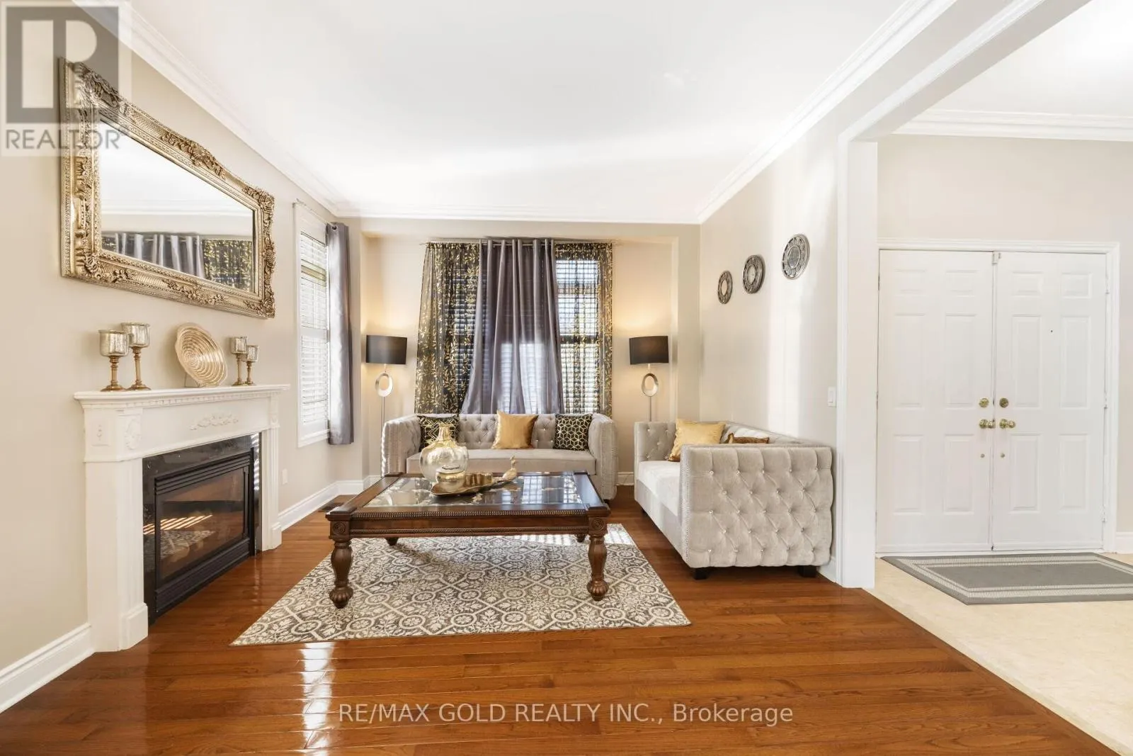 19 EIFFEL BOULEVARD