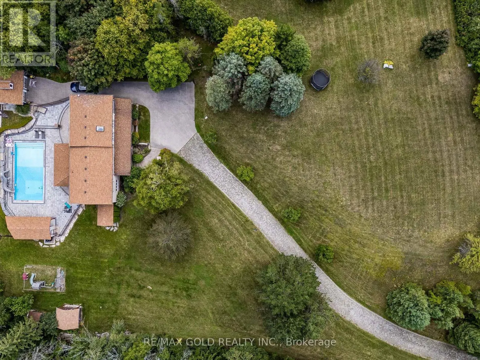 110 PALMER CIRCLE