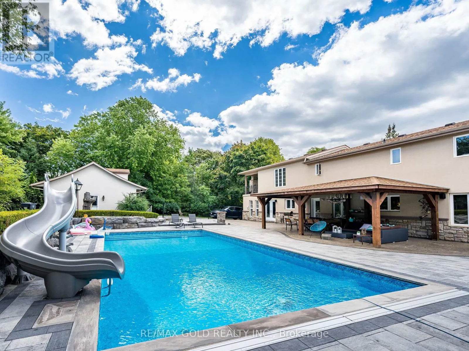 110 PALMER CIRCLE
