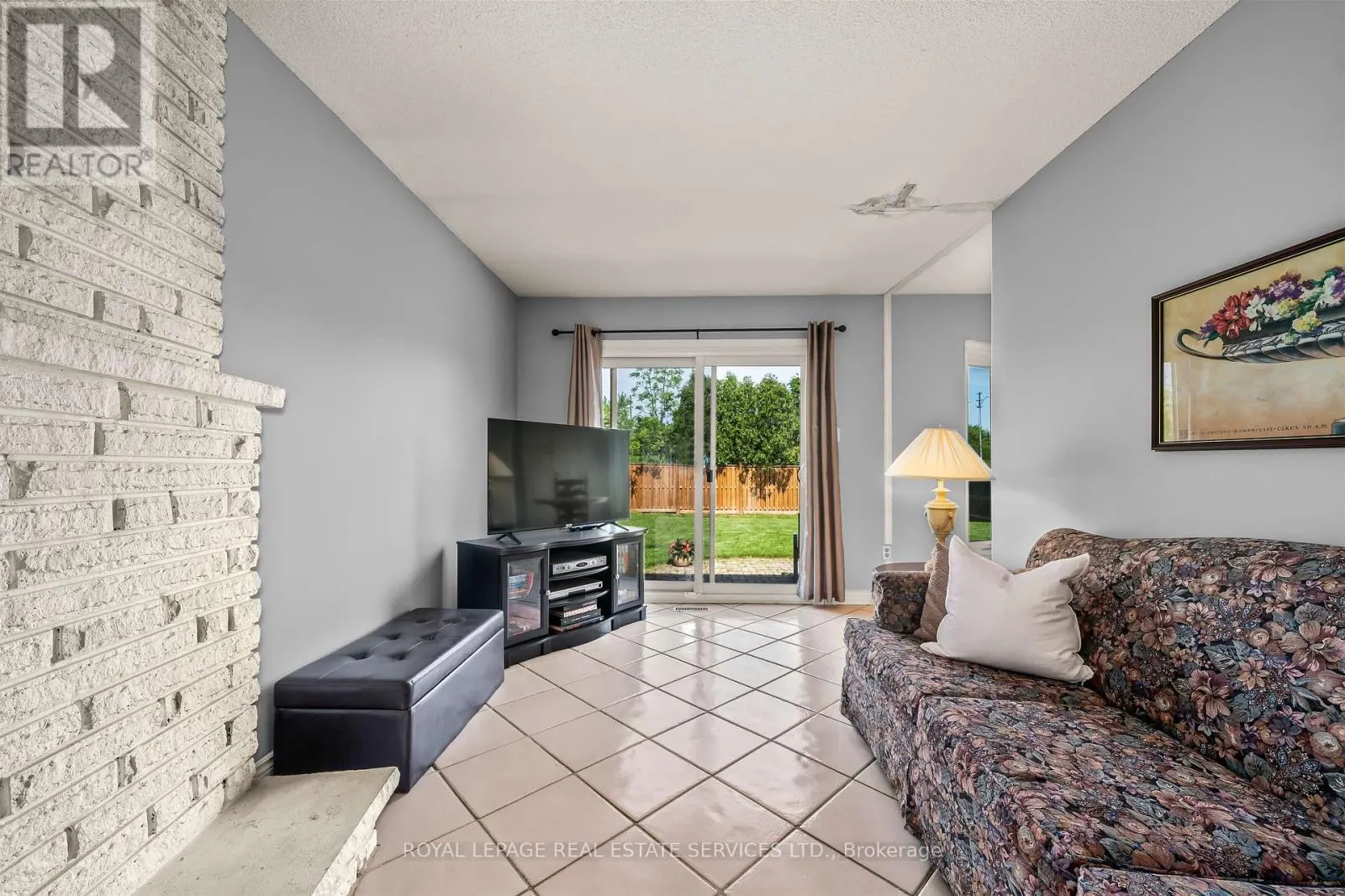 1529 GREENBRIAR DRIVE