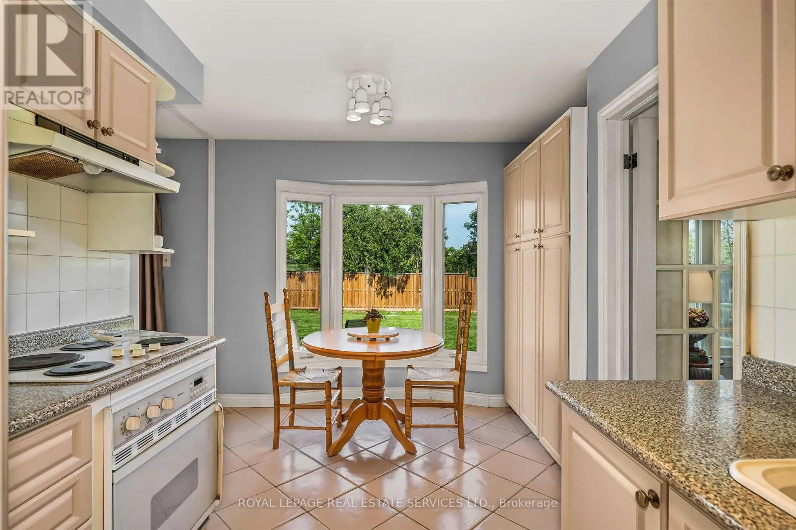 1529 GREENBRIAR DRIVE