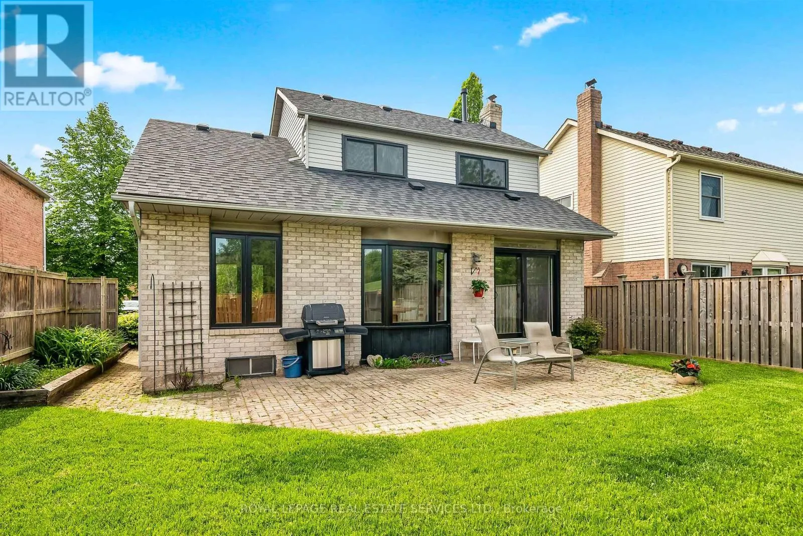 1529 GREENBRIAR DRIVE