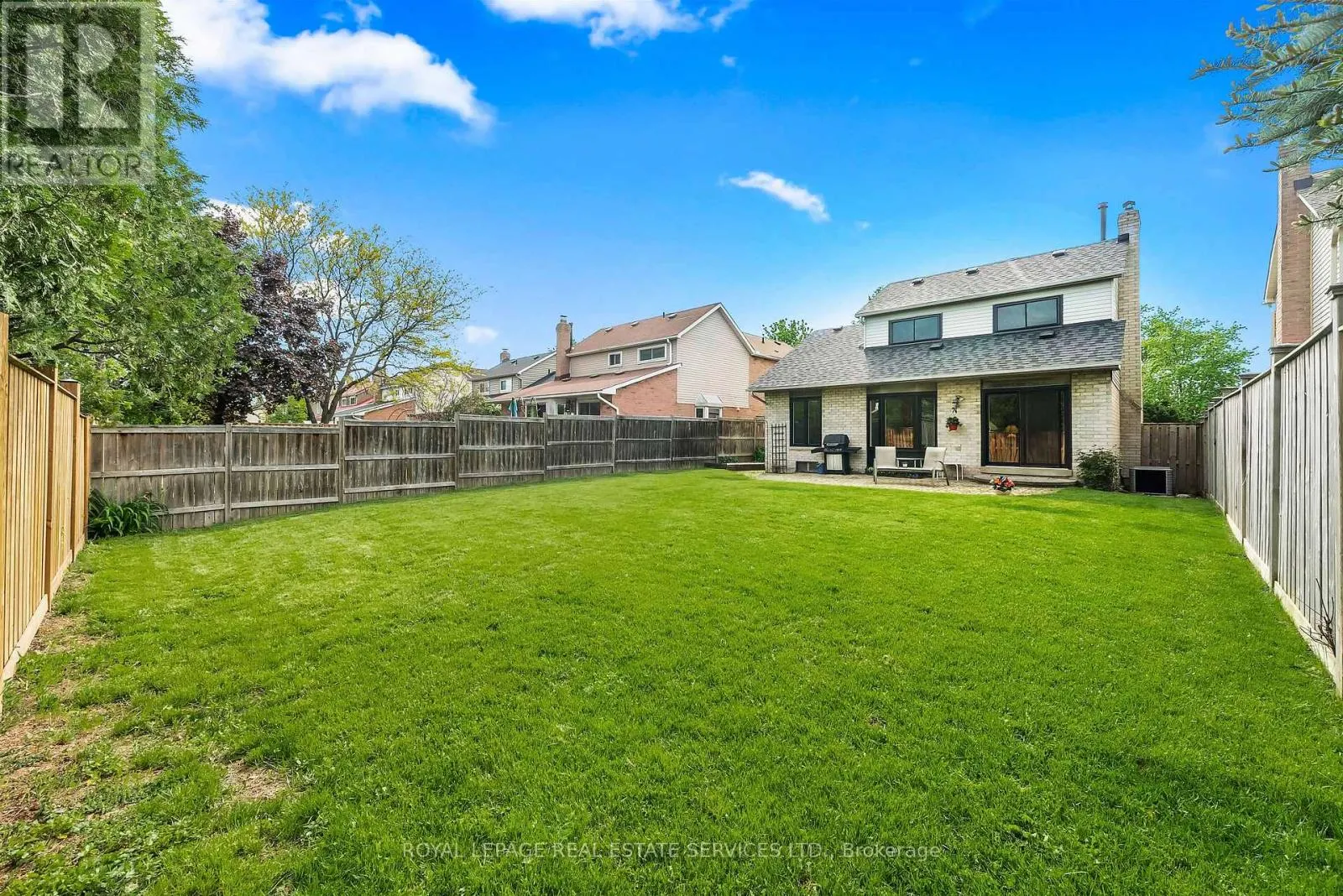 1529 GREENBRIAR DRIVE