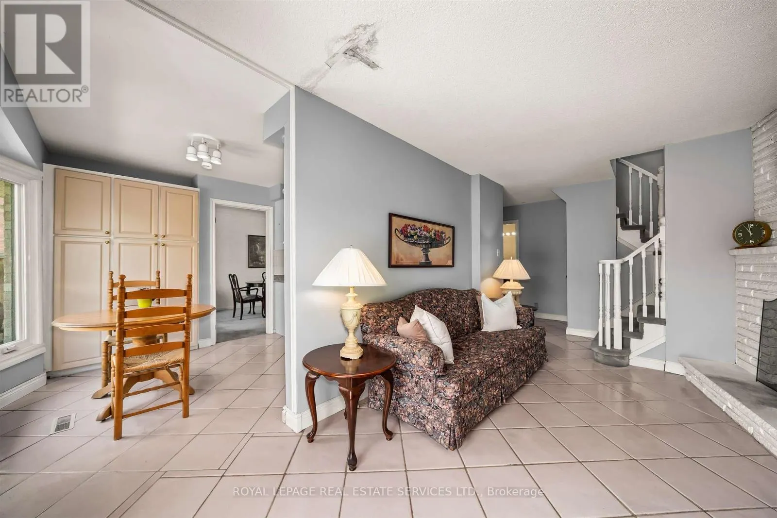 1529 GREENBRIAR DRIVE