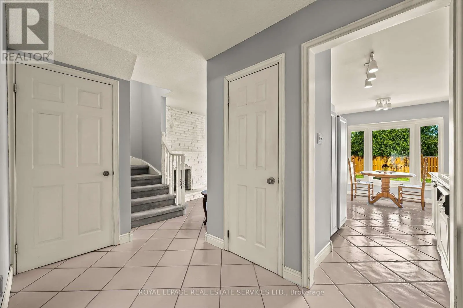 1529 GREENBRIAR DRIVE