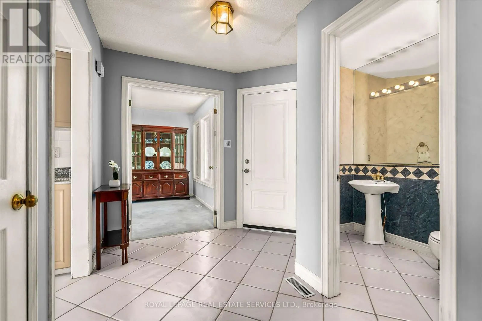 1529 GREENBRIAR DRIVE