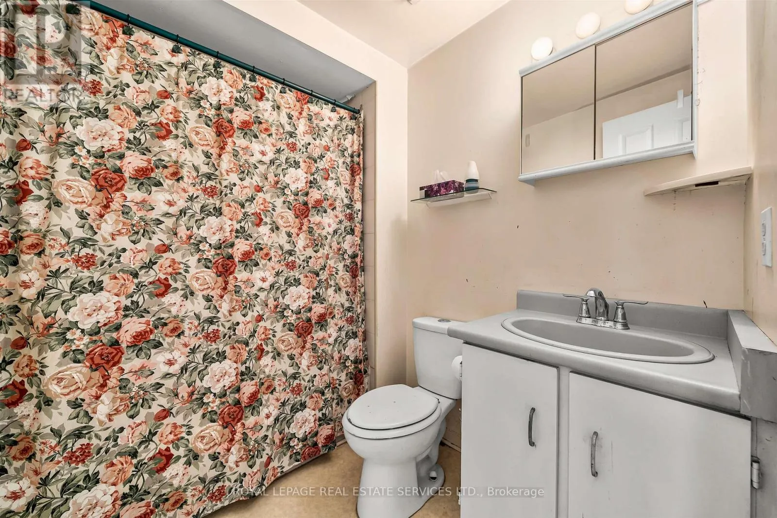 1529 GREENBRIAR DRIVE