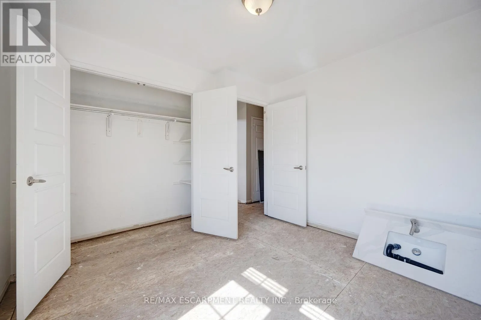 6544 OPERA GLASS CRESCENT