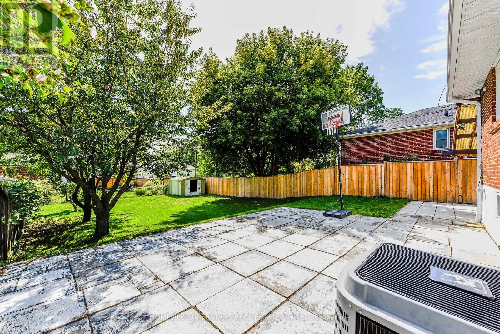 3987 BLOOR STREET W