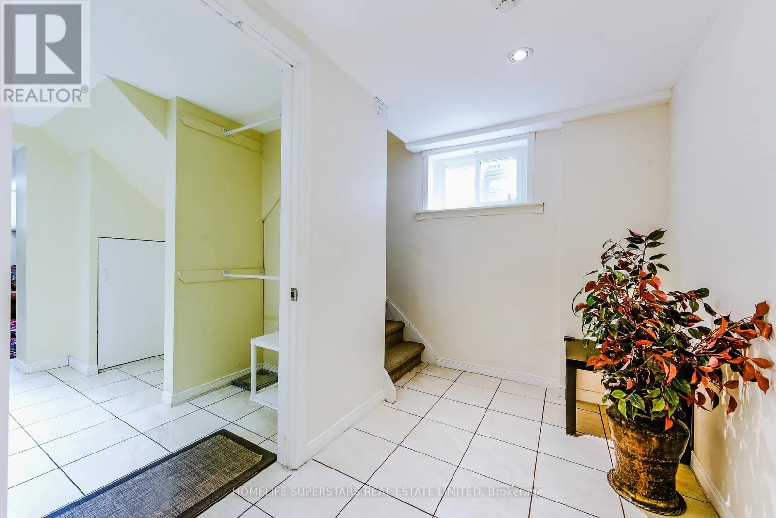 3987 BLOOR STREET W