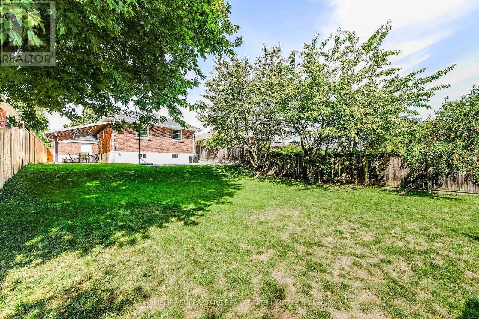 3987 BLOOR STREET W