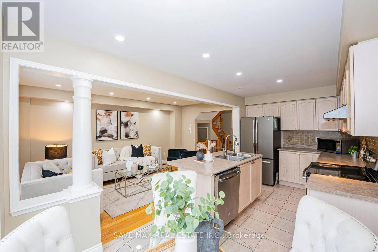 47 WOODCOTE CRESCENT