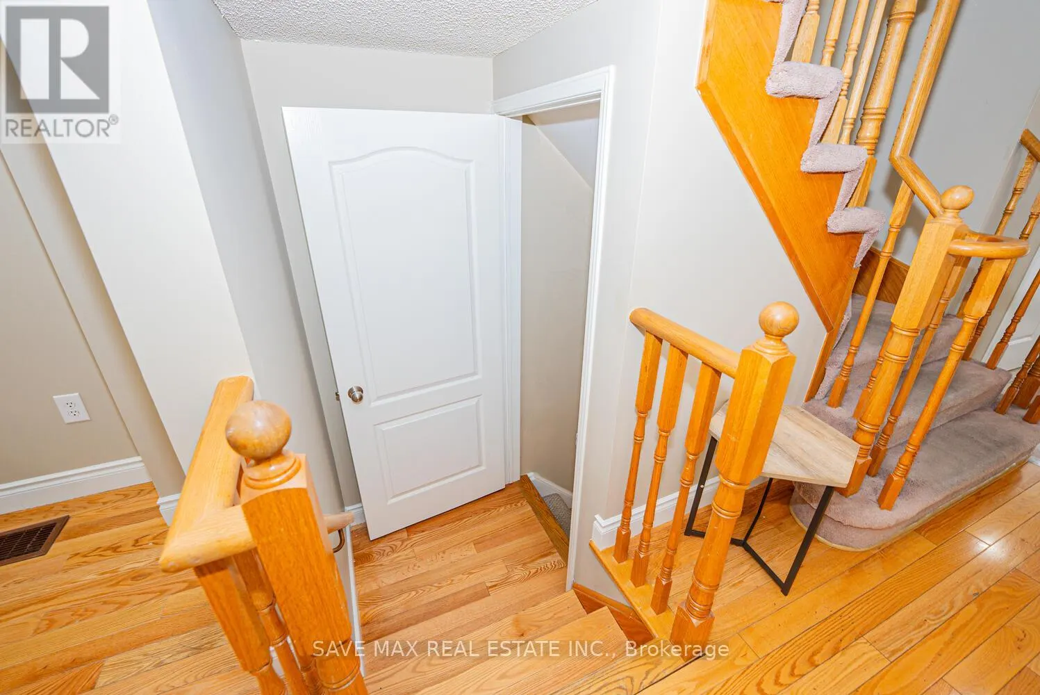 47 WOODCOTE CRESCENT