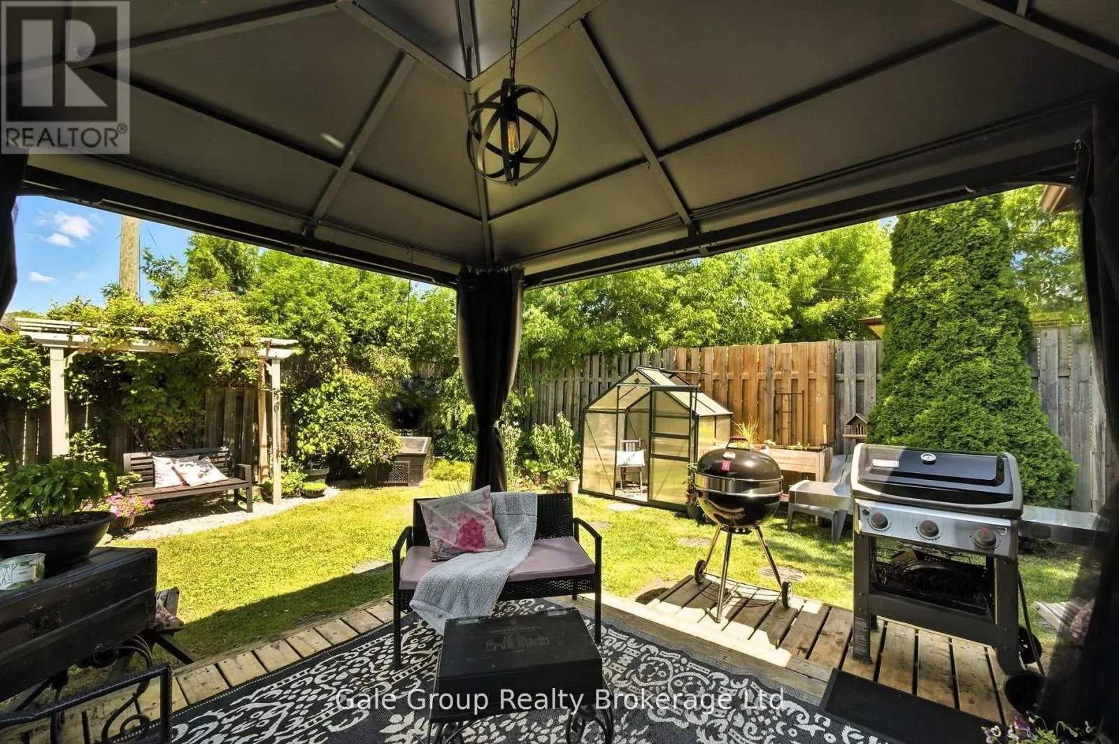 42 MOULTREY CRESCENT