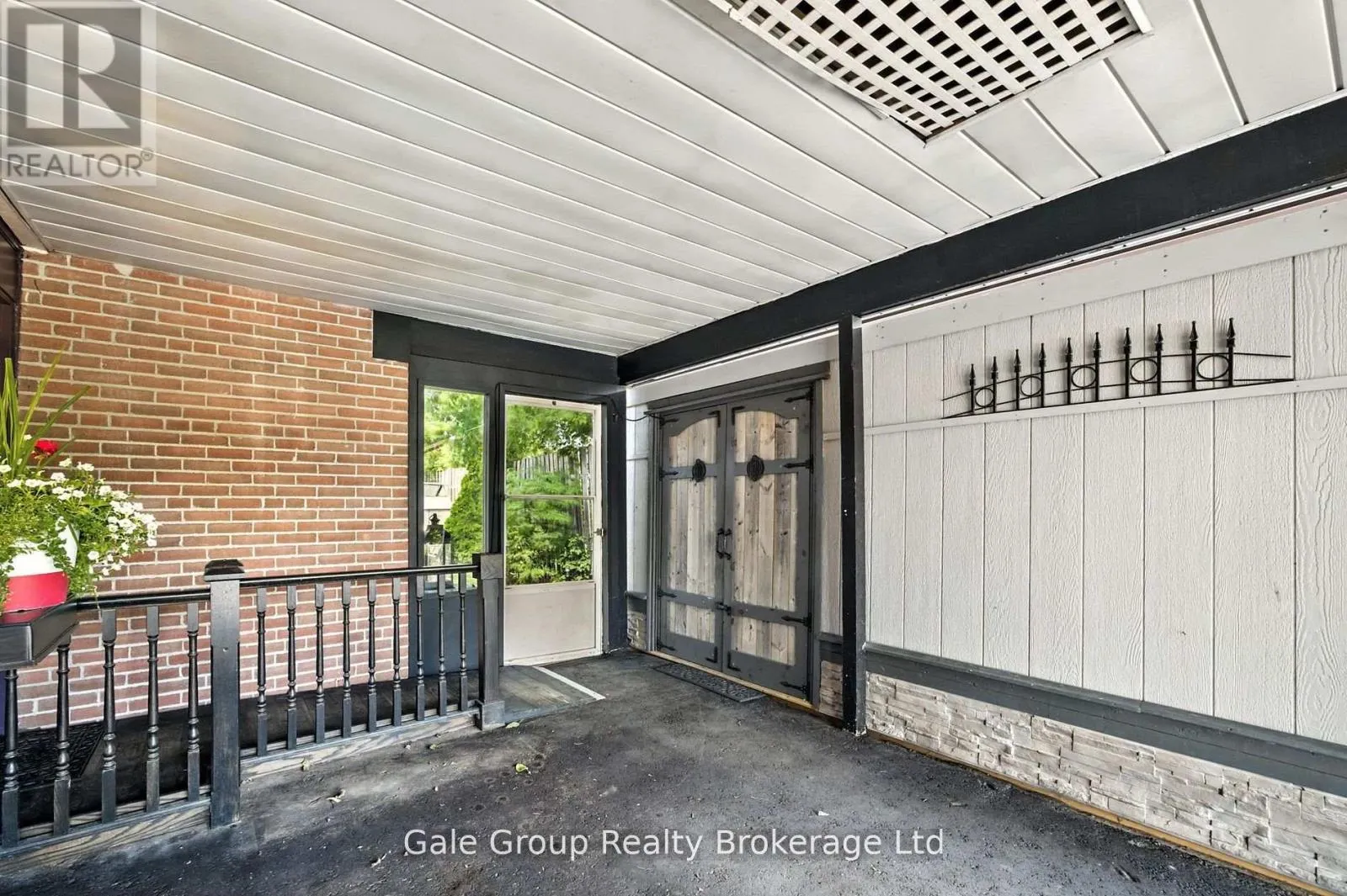 42 MOULTREY CRESCENT