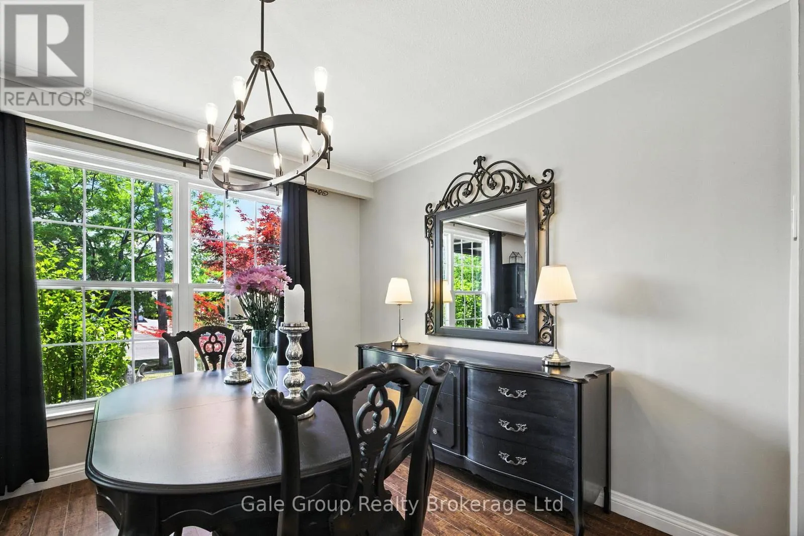 42 MOULTREY CRESCENT