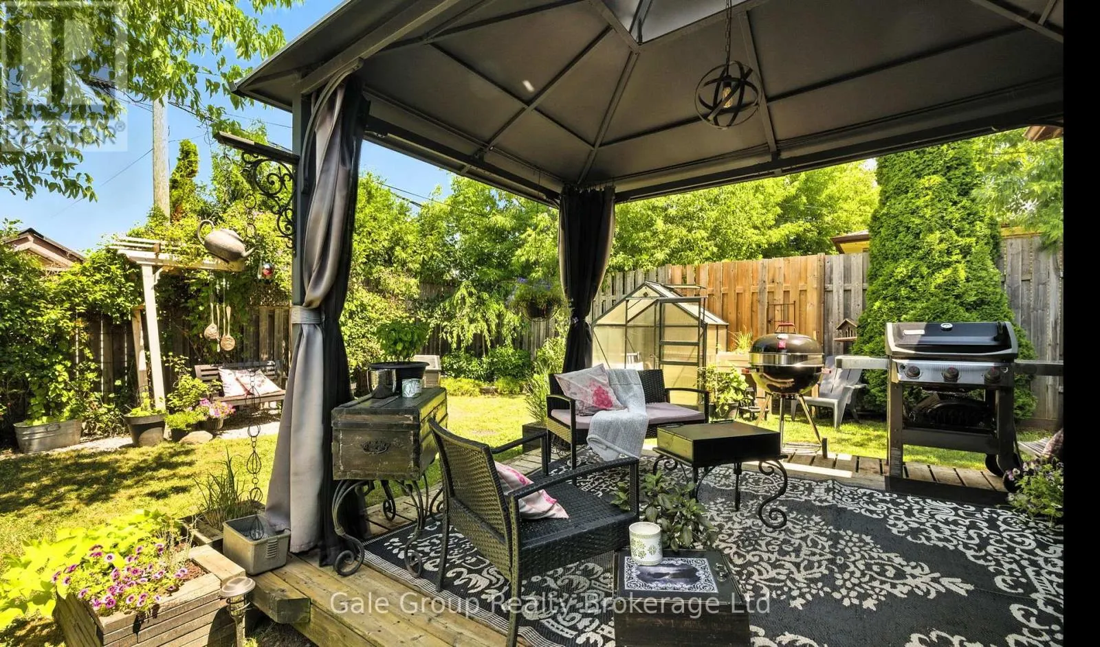 42 MOULTREY CRESCENT