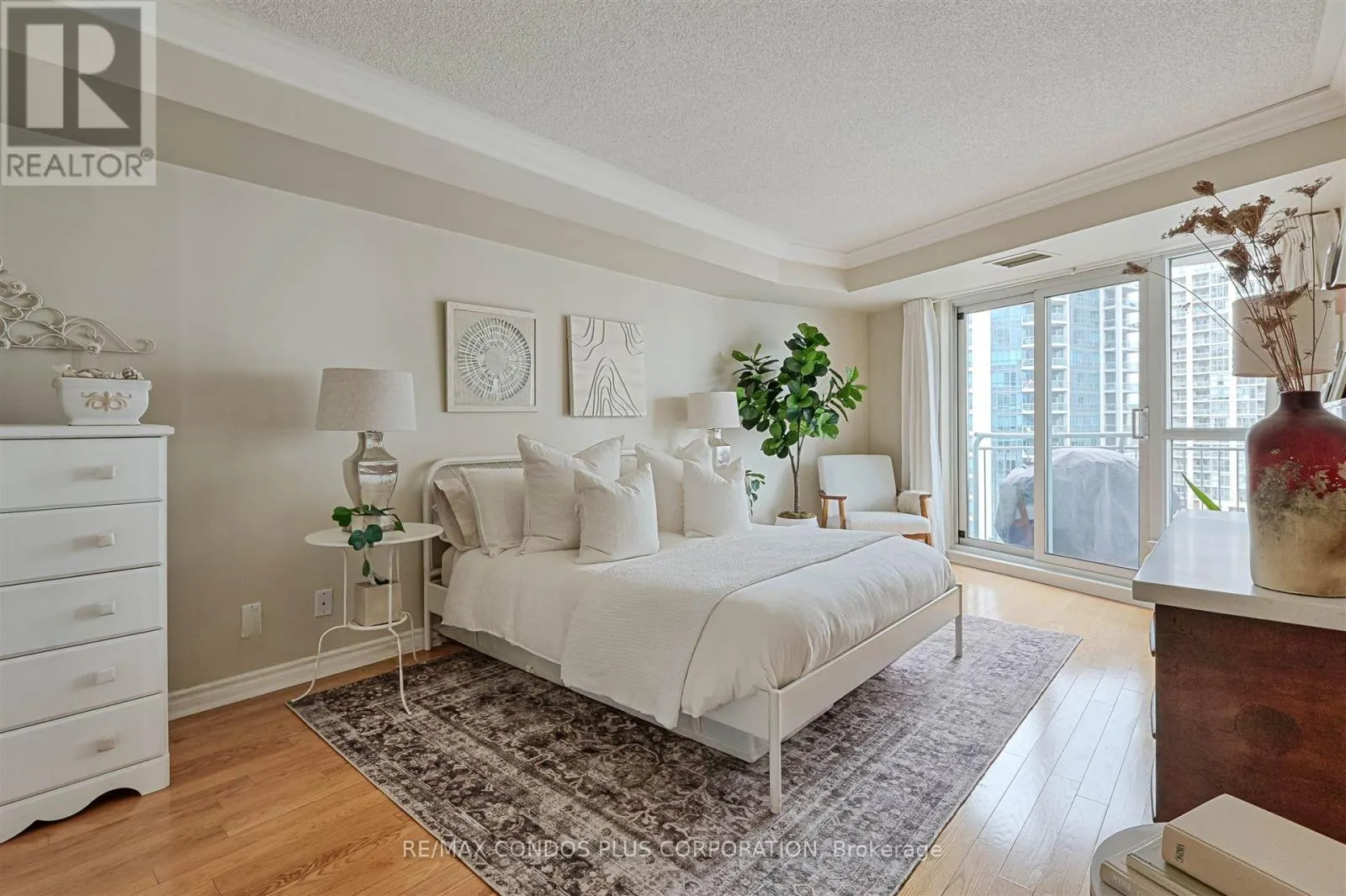 912 - 2111 LAKE SHORE BOULEVARD W