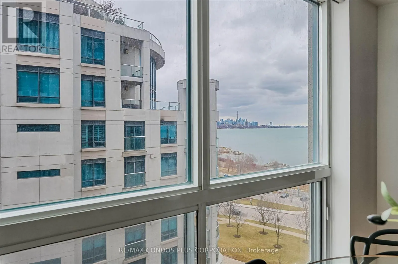 912 - 2111 LAKE SHORE BOULEVARD W