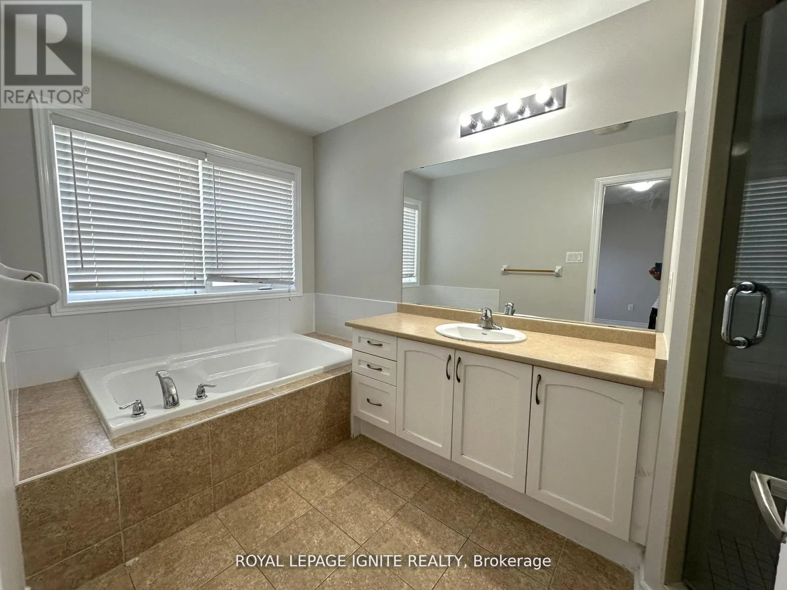 3 COASTLINE DRIVE